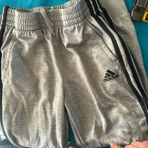Adidas boys size M 10/12 joggers